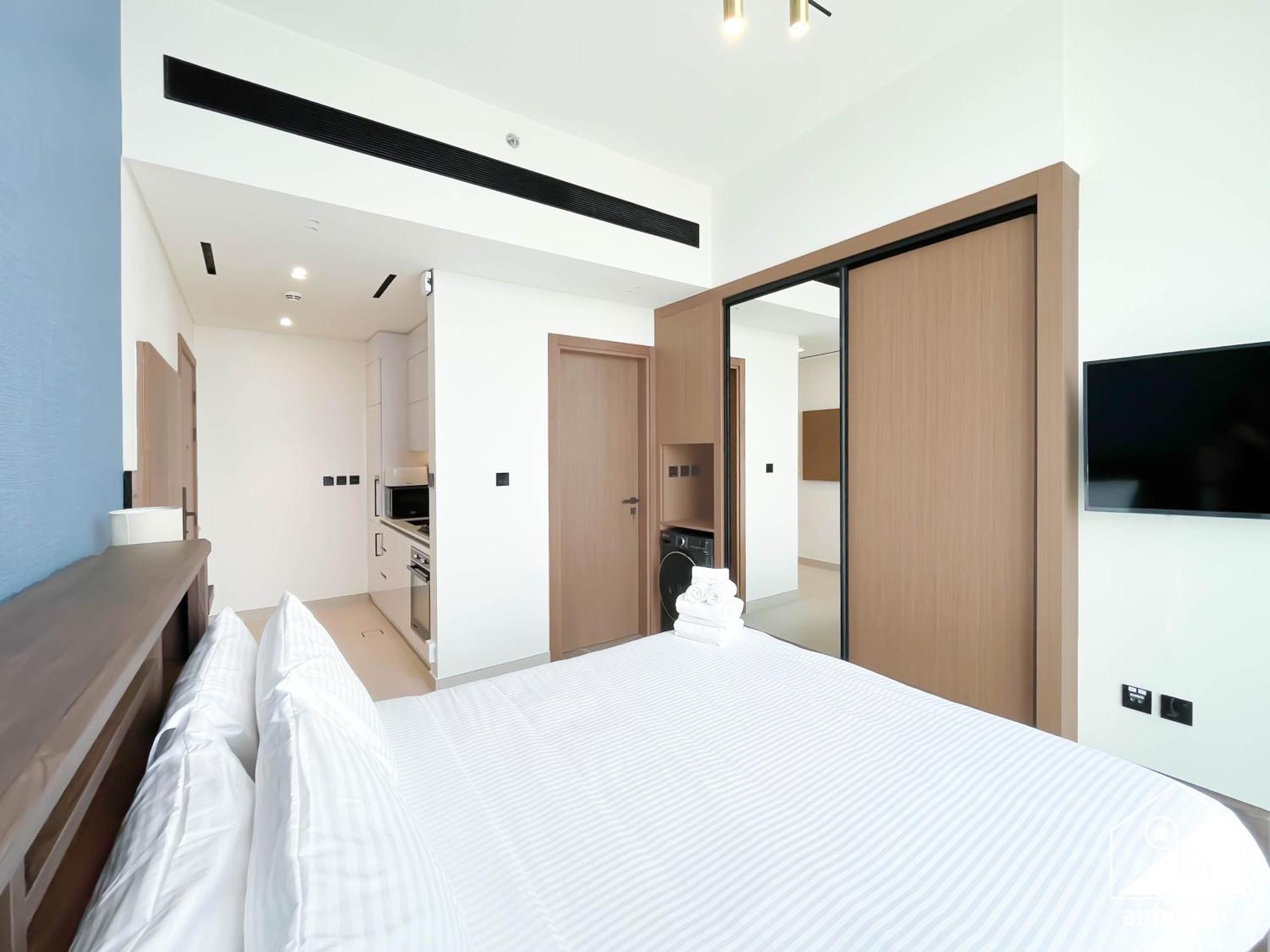 Modern With Balcony Binghatti Gardenia Jvc Apartment *